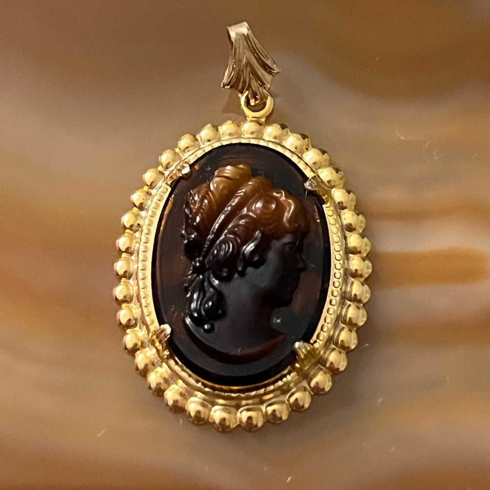 Gold-Tone Brown Cameo Pendant Necklace - Classic Women's Jewelry